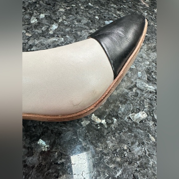 Brooks Brothers Classic Two Tone Black & White Genuine Leather Heels Size 9.5 - Picture 6 of 14